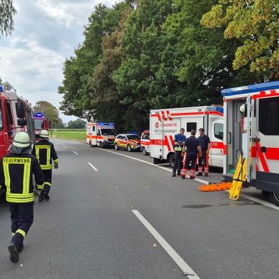 FW Südheide: Schwerer Verkehrsunfall zwischen Hermannburg und Beckedorf fordert Großaufgebot an Rettungskräften