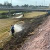FW-OG: Grasflächenbrand am Kinzigdamm - Trockenheit und Hitze fordern ihren Tribut