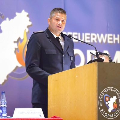 FW-Stormarn: Jahreshauptversammlung: Clemens Tismer mit dem deutschen Feuerwehr-Ehrenkreuz in Gold ausgezeichnet