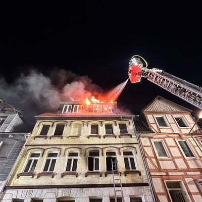 FW Helmstedt: Gebäudebrand mit Menschenrettung