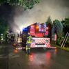 FW Dörentrup: Feuerwehr Dörentrup verhindert Schlimmeres bei Carport-Brand - zwei Hunde gerettet