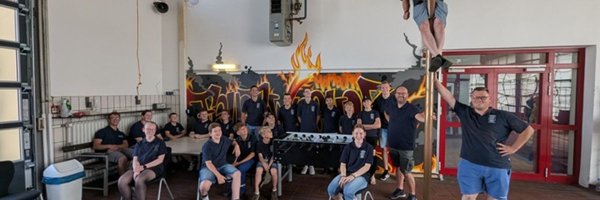FW-KLE: Jugendfeuerwehr Bedburg-Hau besucht bekannte Drehkulisse der WDR-Serie "Feuer & Flamme"