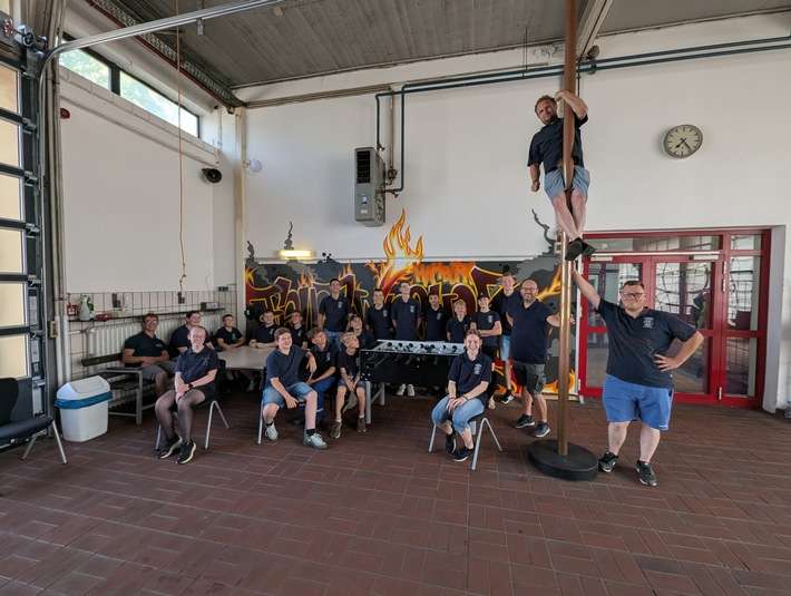 FW-KLE: Jugendfeuerwehr Bedburg-Hau besucht bekannte Drehkulisse der WDR-Serie "Feuer & Flamme"