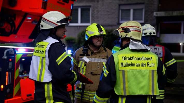 FW-MH: Wohnungsbrand in Mülheim: Eine Person schwer verletzt - erfolgreiche Rettung durch Brandwohnung