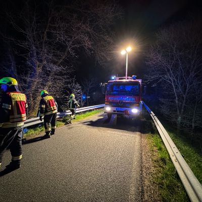 FW Wenden: Verkehrsunfall mit eingeklemmter Person: Einsatz der Drohneneinheit der Feuerwehr Wenden