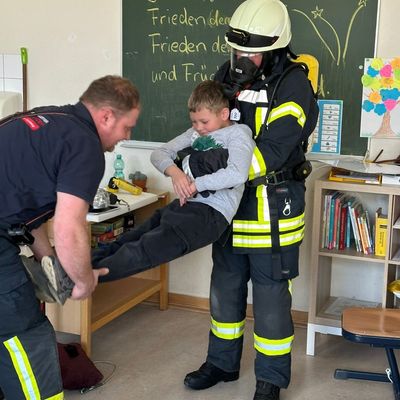 FW-OE: Tag der Feuerwehr an der St. Katharina Grundschule Heinsberg