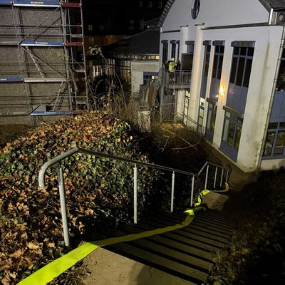 FW-OE: Feuer in einem Schulgebäude