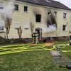 FW-KLE: Ausgedehnter Wohnungsbrand - Flammen schlagen aus Fenstern