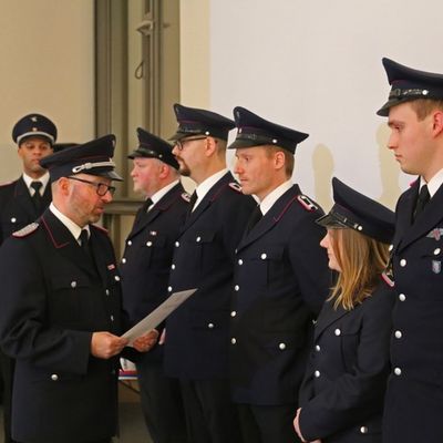 FW Bad Segeberg: Jahreshauptversammlung der Freiwilligen Feuerwehr Bad Segeberg Eine besondere und erstmalige Auszeichung für den ausgeschiedenen Zugführer