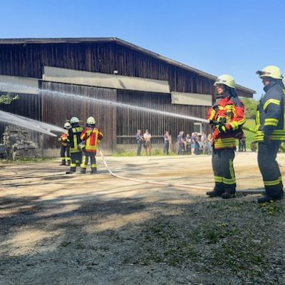 FW Stockach: 21 Feuerwehrangehörige bestehen Truppmannausbildung in Stockach