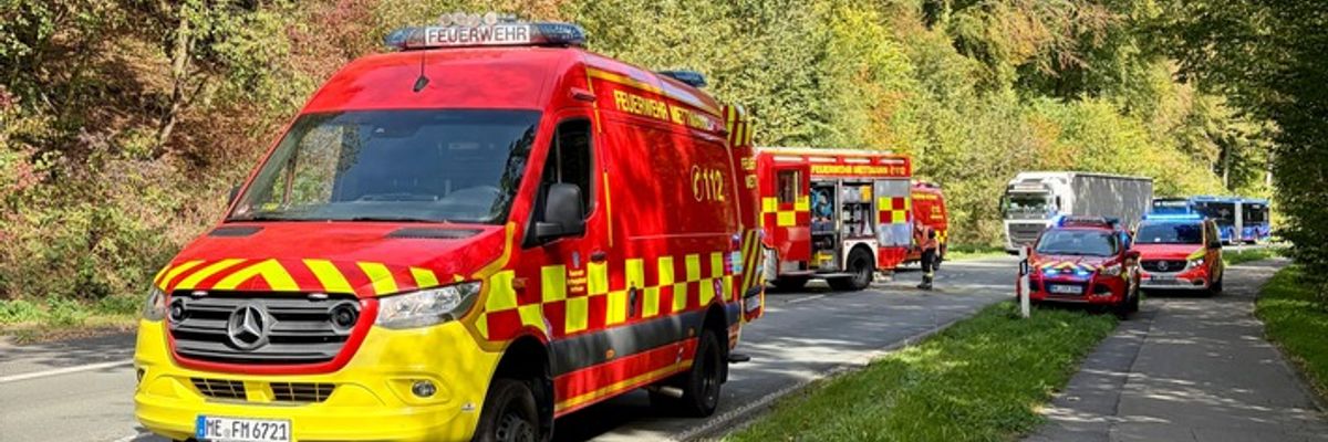FW Mettmann: Schwerer Verkehrsunfall im Neandertal