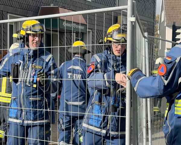 FW-EN: Fachwerk beschädigt / Wohn- und Geschäftshaus an der Mittelstraße nicht mehr bewohnbar