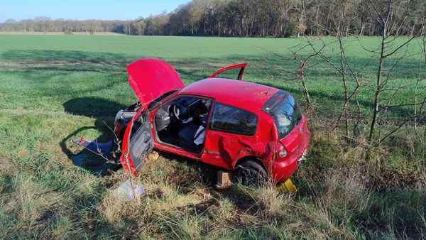 FW-Schermbeck: Unfall PKW B58