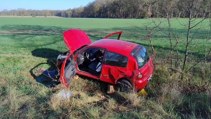 FW-Schermbeck: Unfall PKW B58