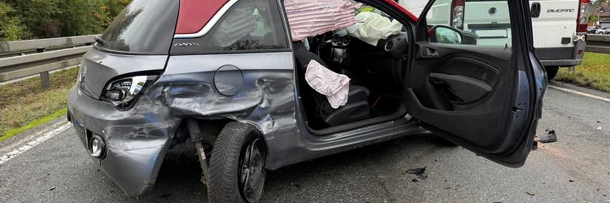 FW Paderborn: Verkehrsunfall auf der B64 sorgt für Verkehrsbeeinträchtigung