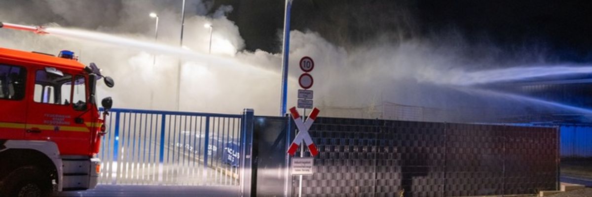 FW-RD: Ruhiger Jahreswechsel für die Feuerwehren im Kreis Rendsburg-Eckernförde - Zwei Großbrände in der Silvesternacht
