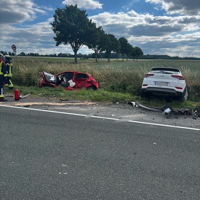 FW Ense: Verkehrsunfall mit 4 Verletzten in Ense-Sieveringen