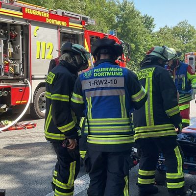 FW-DO: Verkehrsunfall mit eingeklemmter Person - B236 Richtung Schwerte voll gesperrt