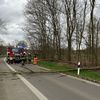 FW Sonsbeck: Umgestürzter Baum in der Zufahrt zur A57