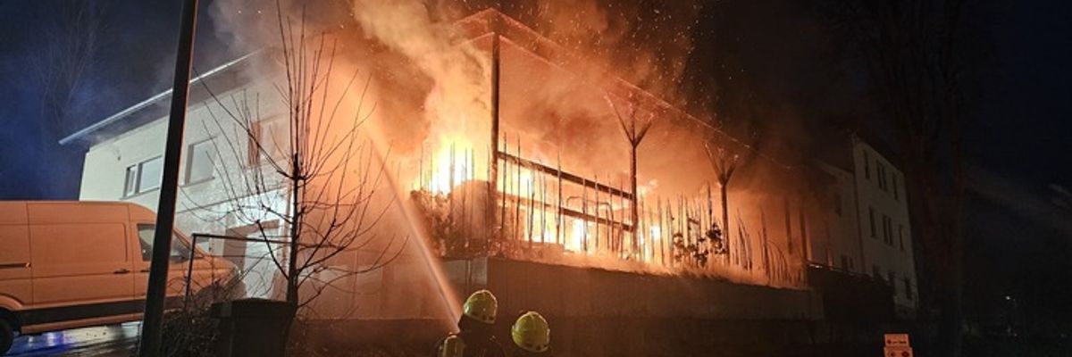 KFV-CW: Millionenschaden bei Großbrand in Nagold - Keine Verletzten - 120 Einsatzkräfte vor Ort
