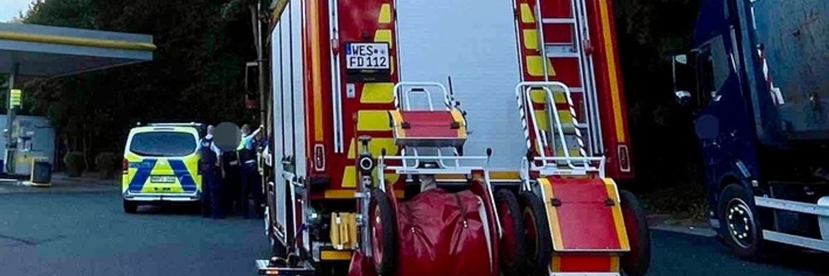 FW Hünxe: Rauchentwicklung aus Pkw auf der BAB 3