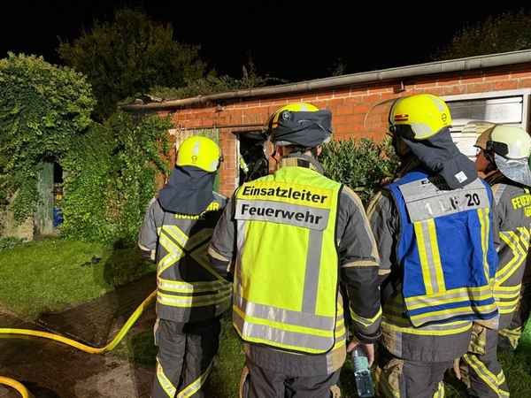 FW Hünxe: Brand in Pferdestall, Tiere gerettet