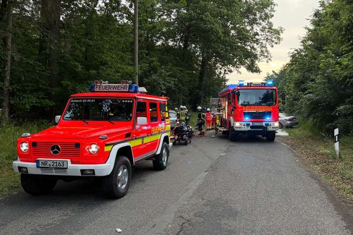 FW VG Asbach: Verkehrsunfall mit eingeklemmter Person im Ortsteil Rott