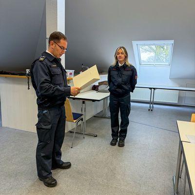 FW-MK: Neuer Grundausbildungslehrgang der Berufsfeuerwehr gestartet