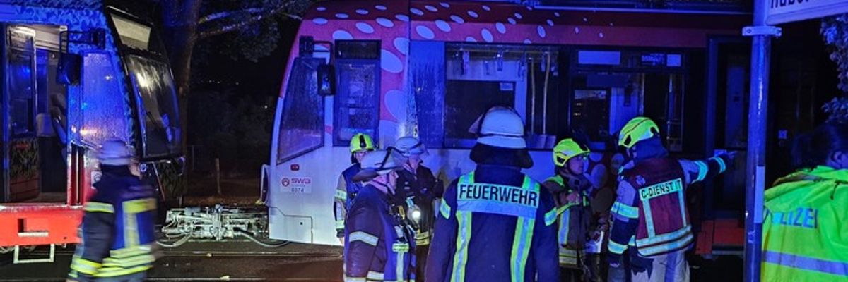 FW Königswinter: Verkehrsunfall mit Straßenbahn in Königswinter
