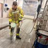 FW Weinheim: Feuerwehr beseitigt Wasserschaden in Geschäftshaus in der Bergstraße