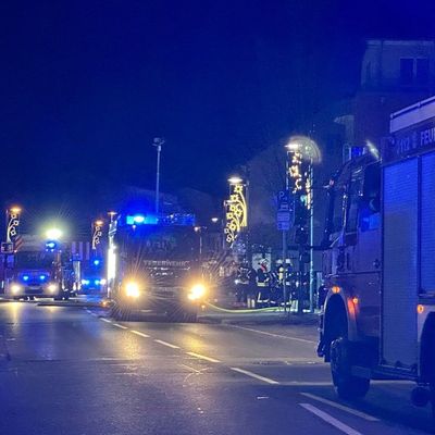 FW Rösrath: Feuerwerk verursacht Rauchentwicklung in Tiefgarage
