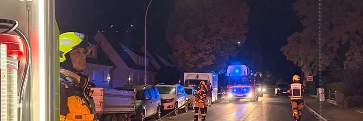 FW-PI: Feuer in einem Lokal in Schenefeld - angrenzendes Wohnhaus evakuiert