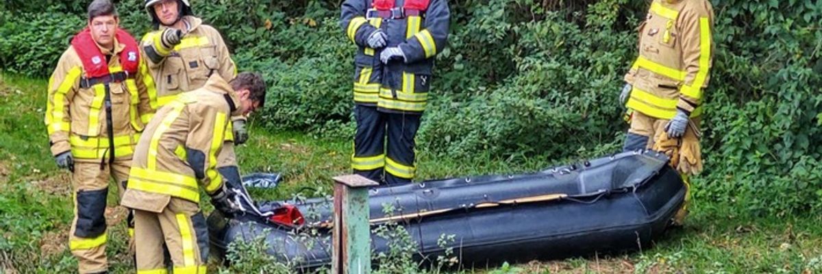 FW Grevenbroich: Erneuter Todesfall an der Erft bei Grevenbroich - Feuerwehr birgt unbekannten Leichnam aus dem "Flutgraben" - Polizei ermittelt