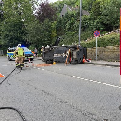 FW Mettmann: Schwerer Verkehrsunfall auf der Talstraße / K37