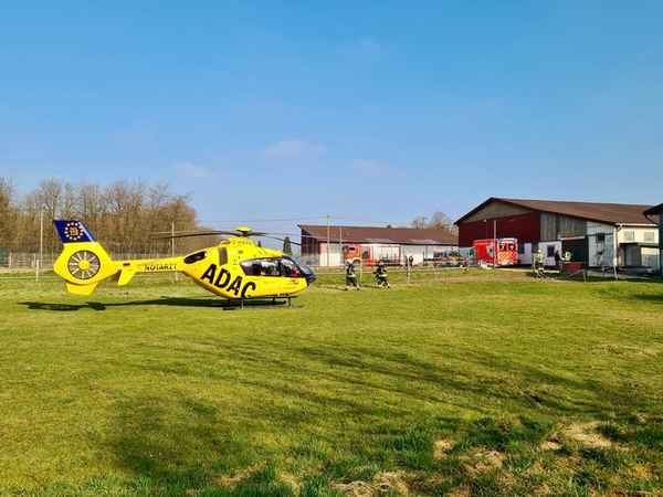 FW-EN: Zwei Einsätze in kurzer Folge - Verkehrsunfall und Landung eines Rettungshubschraubers