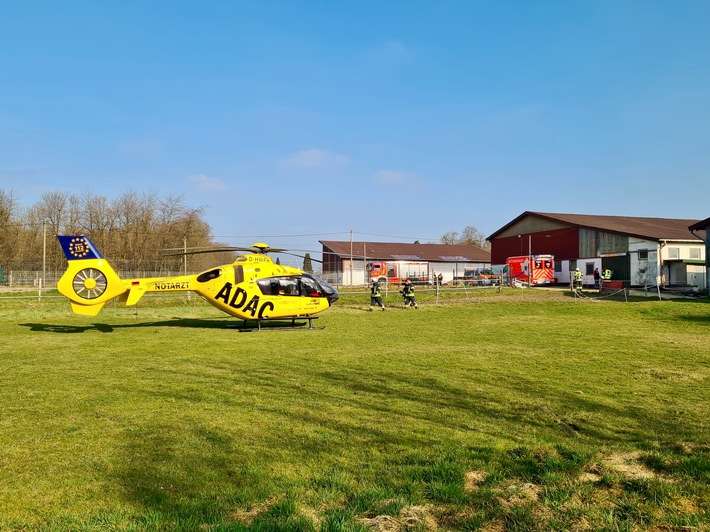 FW-EN: Zwei Einsätze in kurzer Folge - Verkehrsunfall und Landung eines Rettungshubschraubers