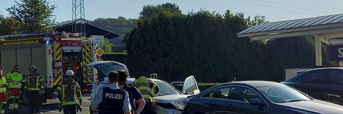 FW-EN: Verkehrsunfall auf Dortmunder Landstraße