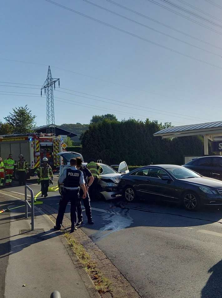 FW-EN: Verkehrsunfall auf Dortmunder Landstraße