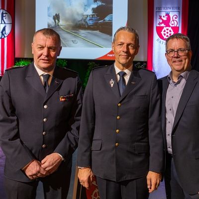 FW Ratingen: Wehrversammlung 2026: Ehrungen, Beförderungen & neue Homepage