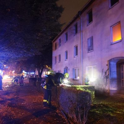 FW-EN: Jahresabschlussübung des Löschzugs Linderhausen: Realistische Einsatzsimulation für Routine im Ernstfall