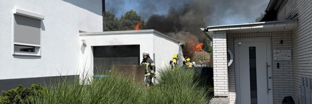 FW Witten: Brennt PKW in Garage
