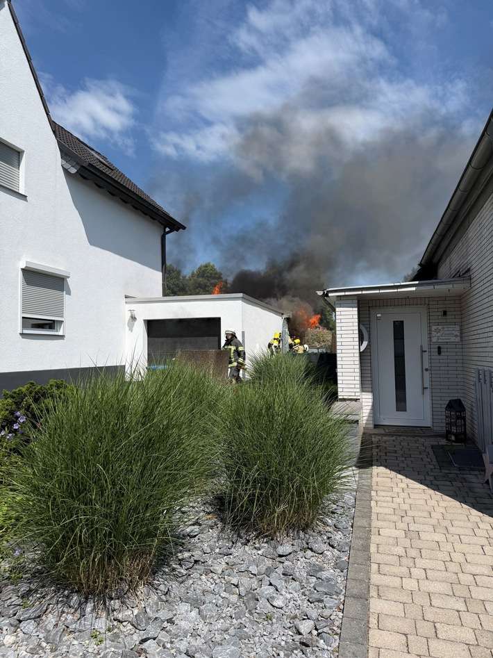 FW Witten: Brennt PKW in Garage