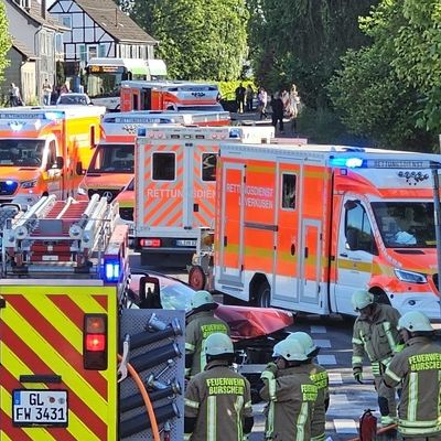 FW Burscheid: Verkehrsunfall mit Linienbus
