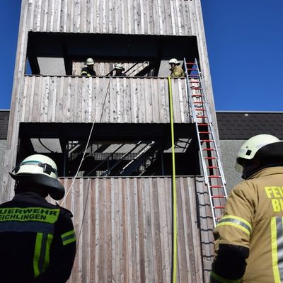 FW Burscheid: Feuerwehren beenden gemeinsamen Lehrgang - neue Retter für Burscheid und Leichlingen