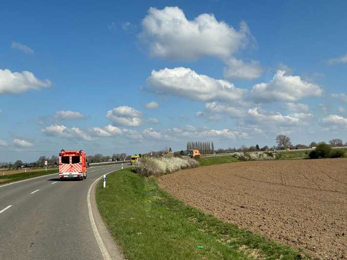 FW-KLE: Entsorgungsfahrzeug mit Schwelbrand zum Wertstoffhof eskortiert