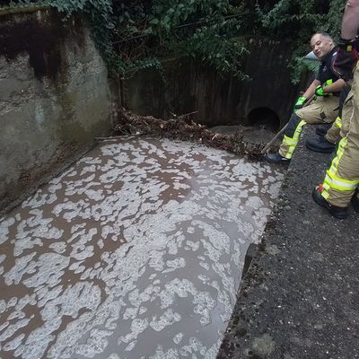 FW Weinheim: Starkregen über Weinheim. Feuerwehr arbeitet zahlreiche Einsatzstellen innerhalb kurzer Zeit ab.