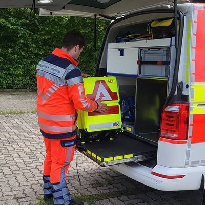 RKiSH: Rund 600 Einsätze im ersten Jahr - RKiSH erweitert Akut-Einsatzfahrzeug-Konzept Erfolgreiches Versorgungsmodell wird zusätzlich in Heide-Süd, Pinneberg, Kaltenkirchen und Nordoe eingeführt
