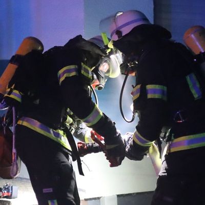 FW Hambühren: Oldauer Feuerwehrleute trainieren anspruchsvolles Einsatzszenario im Strandbad Ovelgönne