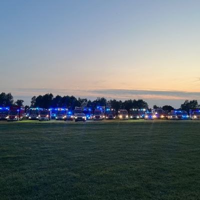 FW Weinheim: Sammelfieber in Uniform Die Weinheimer Feuerwehr wird zum Stickeralbum