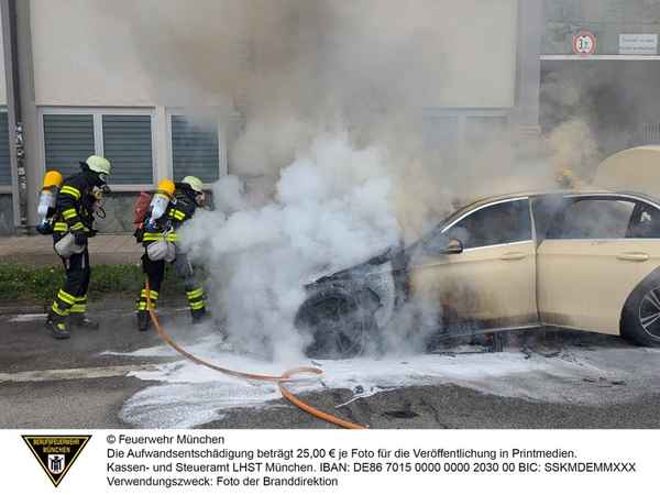 FW-M: Taxi raucht ab (Obergiesing)